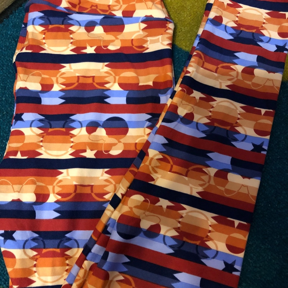 LULAROE DISNEY OS LEGGINGS